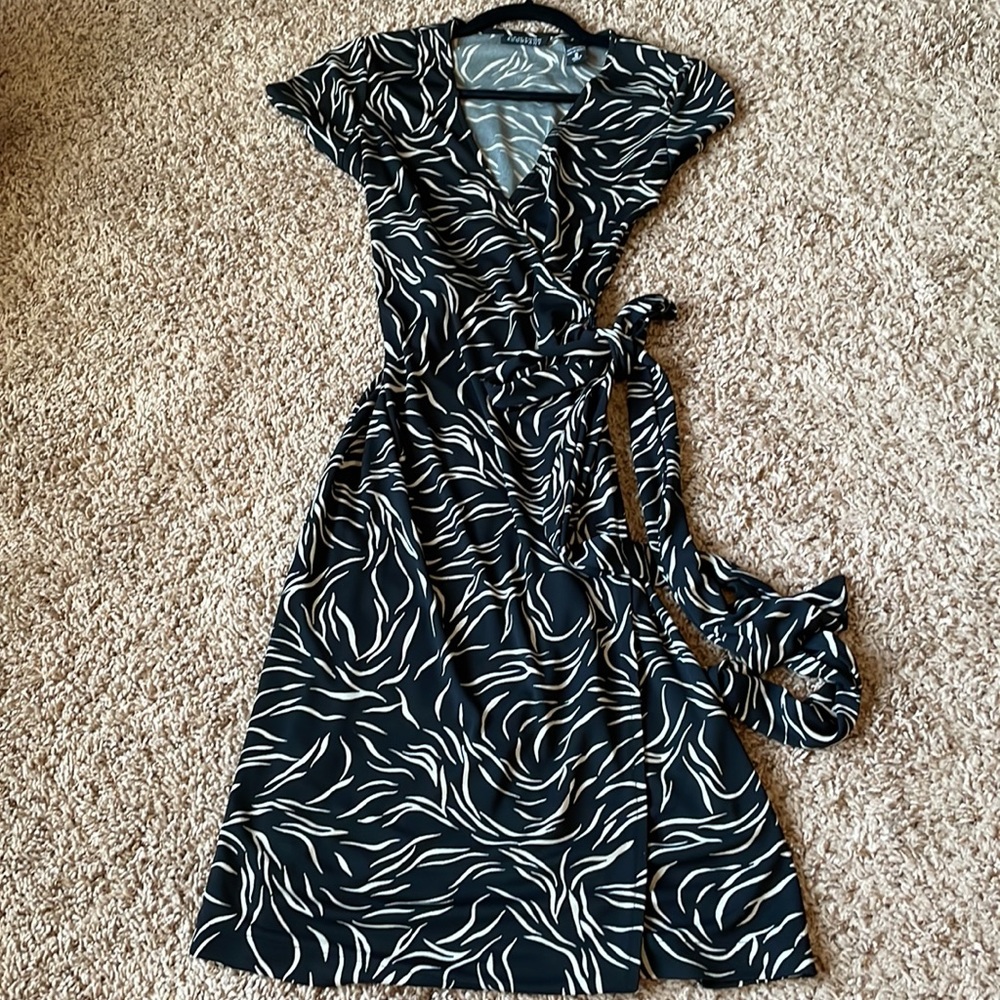 New York and CO black wrap dress - size small